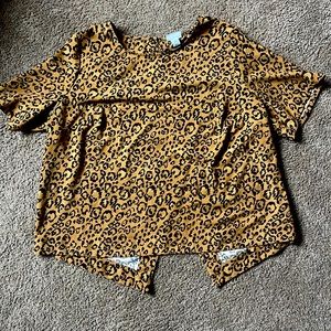 Plus size Ava and Viv leopard print split back top 3XL